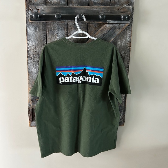 Men's Patagonia Short Sleeve T-Shirt Forest Green - Picture 2 of 4